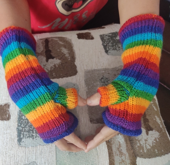 Rainbow 🌈 pride fingerless wrist warmer/gloves. - Picture 1 of 4